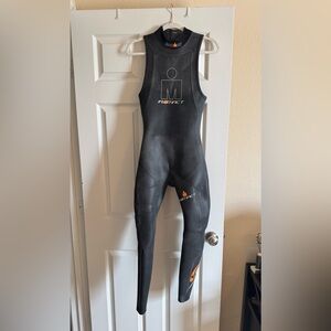 IRONMAN Instinct Sleeveless Triathlon Wetsuit Black Blue – Size Small